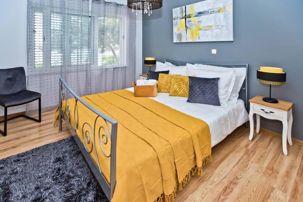 Apartman Tino With Two Sunny Terace Hvar Town Exterior foto