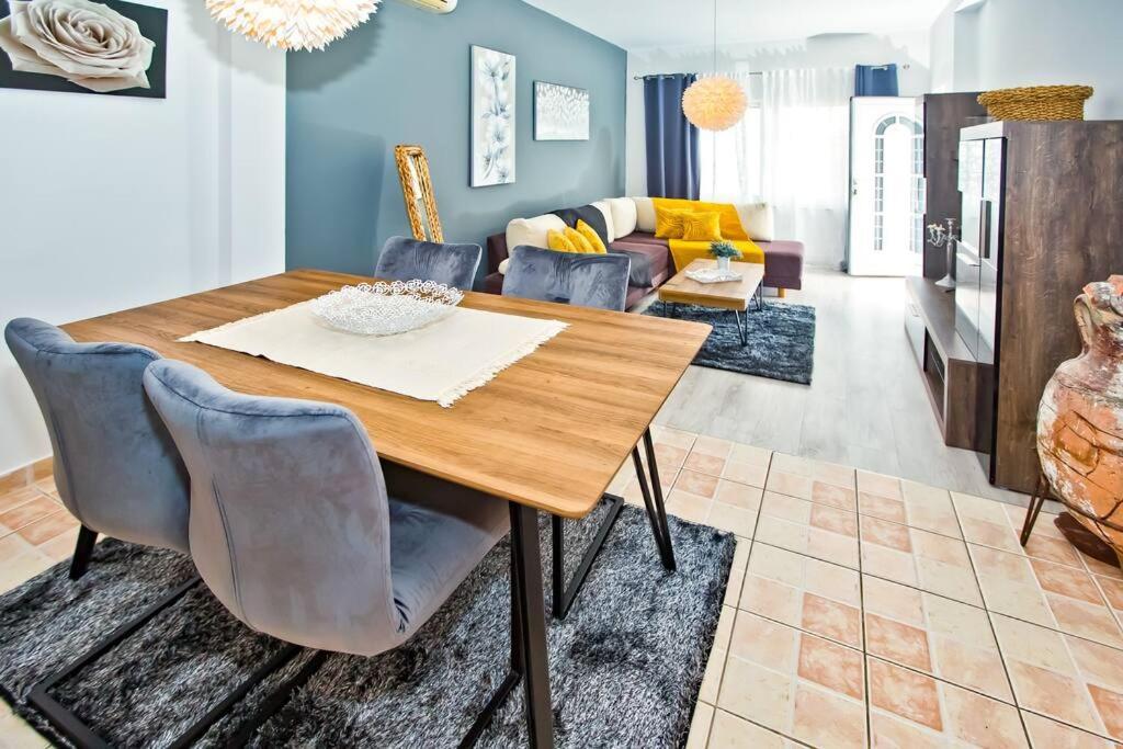 Apartman Tino With Two Sunny Terace Hvar Town Exterior foto