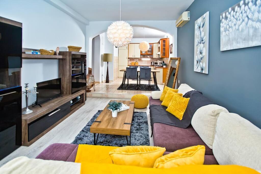 Apartman Tino With Two Sunny Terace Hvar Town Exterior foto